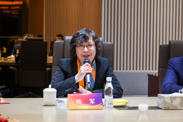 阅微基因副总经理兼临床事业部负责人杨军女士 阅微基因副总经理兼临床事业部负责人杨军女士